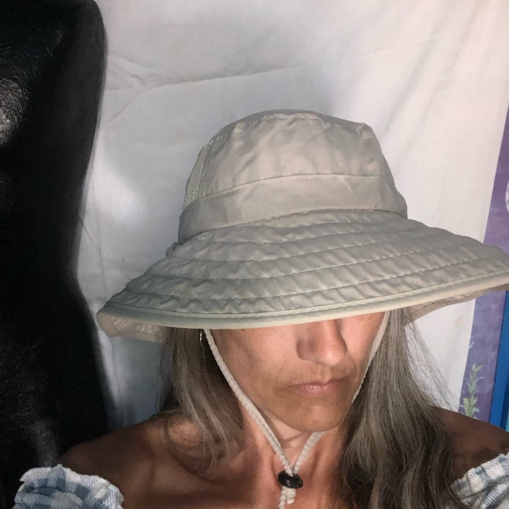 Light Beige Outdoor Sun Hat with Adjustable Chin Cord